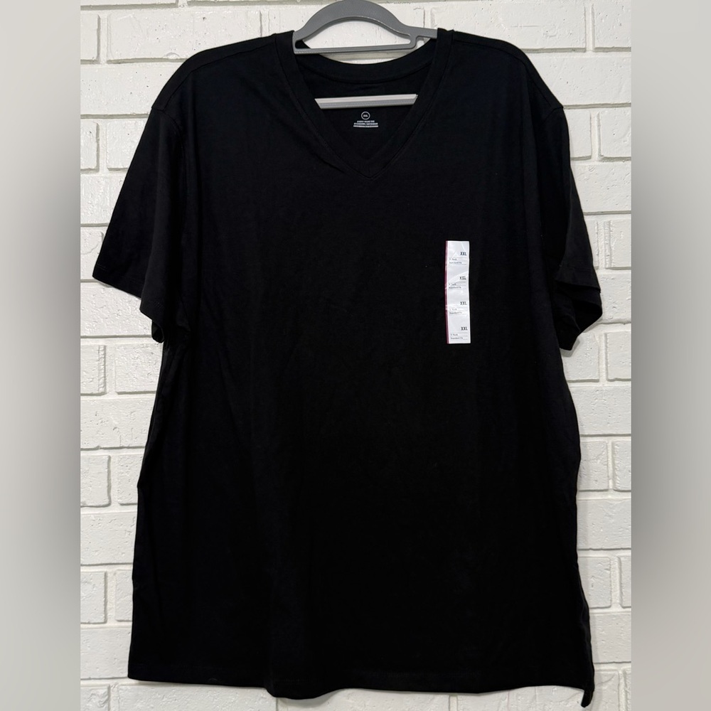 Men’s Goodfellow Black V-neck tee. Size XXL. NWT